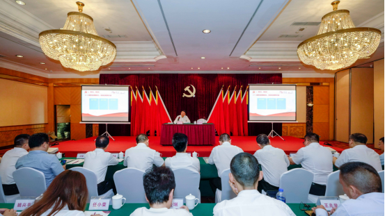 ag尊龙登陆入口z6mg集团任丁书记带头讲授“不忘初心、牢记使命”主题教育专题党课