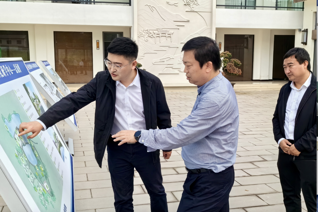 省ag尊龙登陆入口z6mg集团领导赴南充市邓家沟村调研乡村振兴工作